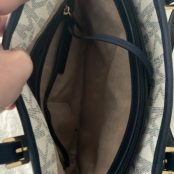 Michael Kors white and navy small tote purse - Picture 5 of 8